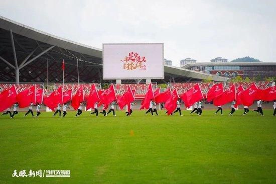 报道称，哈维在中场休息时对球队的表现感到非常不满，当时两队比分为1-1。